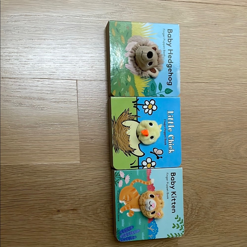 Set of 4 Finger Puppet Animal Board Books - Picture 6 of 12